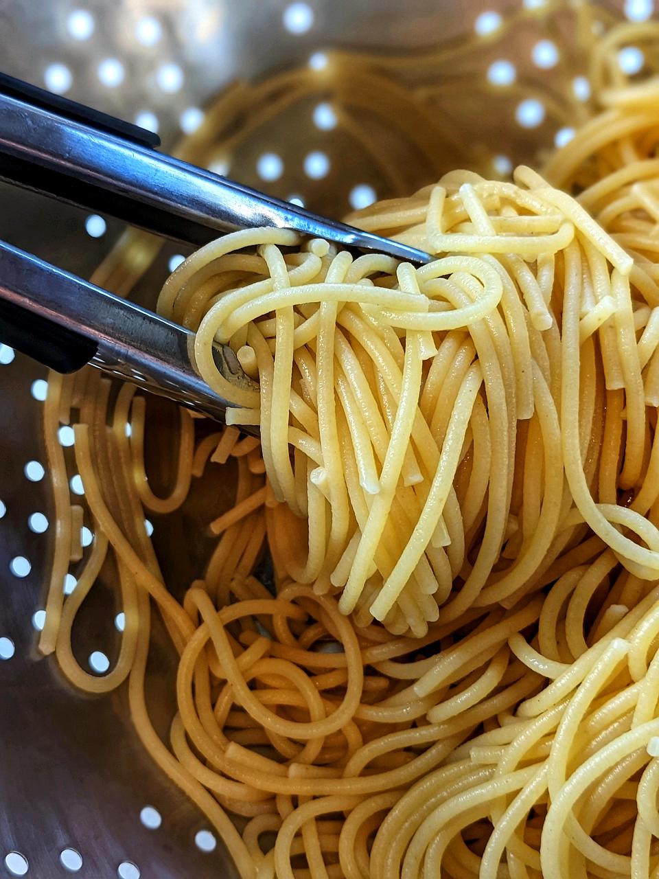 Spaghetti alla carbonara con guanciale croccante